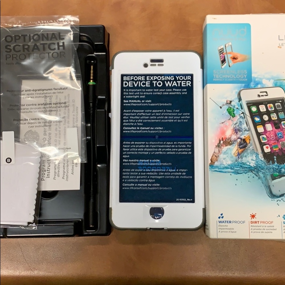 iPhone six plus LIFEPROOF CASE
